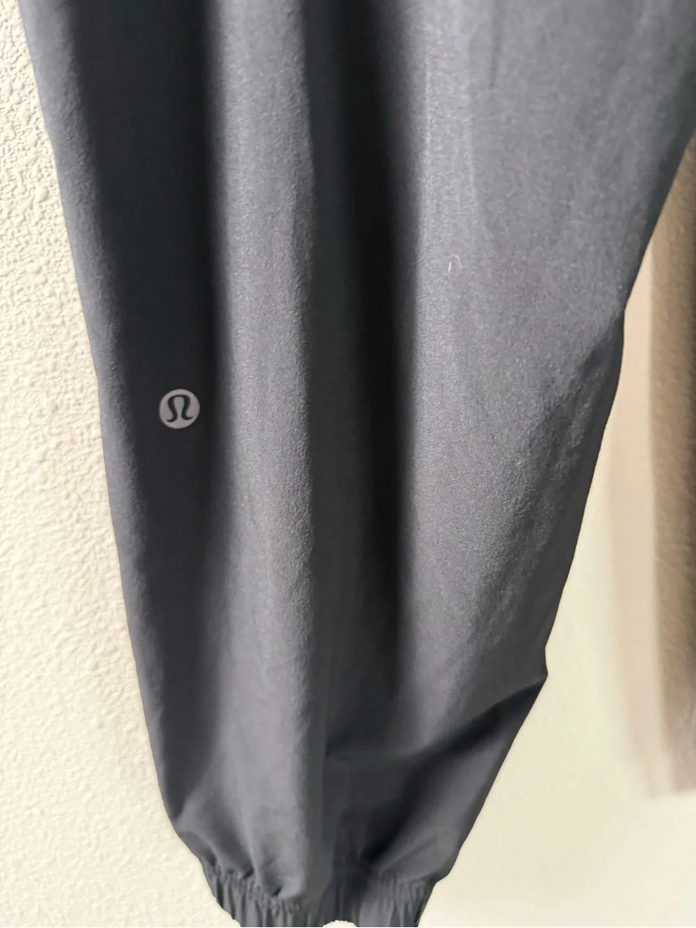 Lululemon Tear-Away Mid-Rise Track Pant Black Full Length Snaps Women’s Size 8